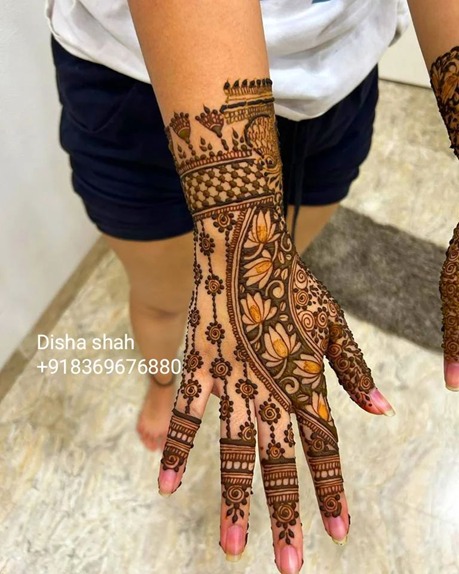 Elegant Back Hand Floral Mehndi